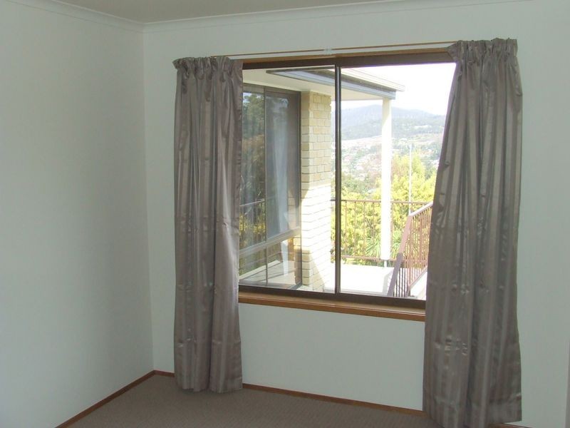 15 Stirling Avenue, Blackmans Bay TAS 7052