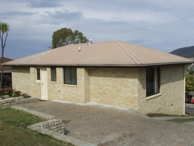 15 Stirling Avenue, Blackmans Bay TAS 7052
