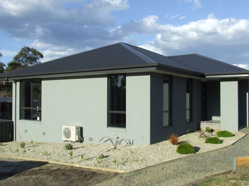16 Lomandra Drive, Blackmans Bay TAS 7052