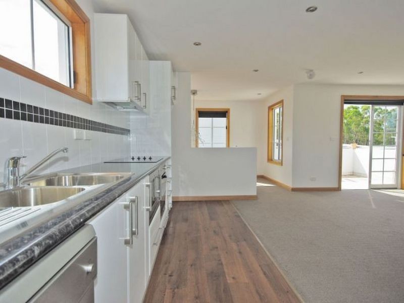 2/24 Staff Road, Electrona TAS 7054