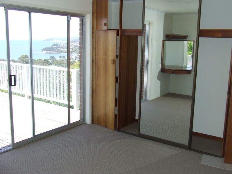 40 Tingira Road, Blackmans Bay TAS 7052