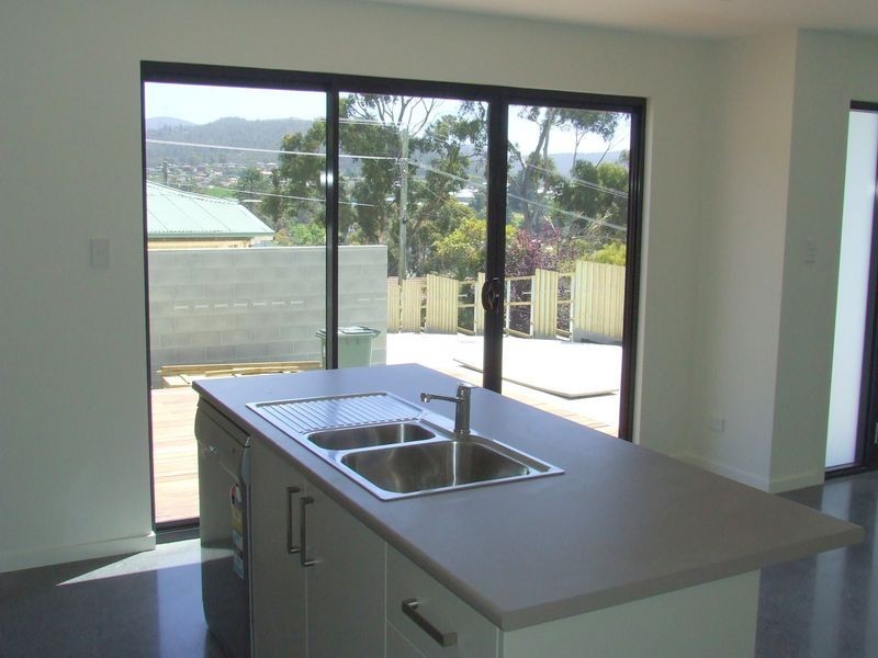 1/9 Church Street, Kingston TAS 7050
