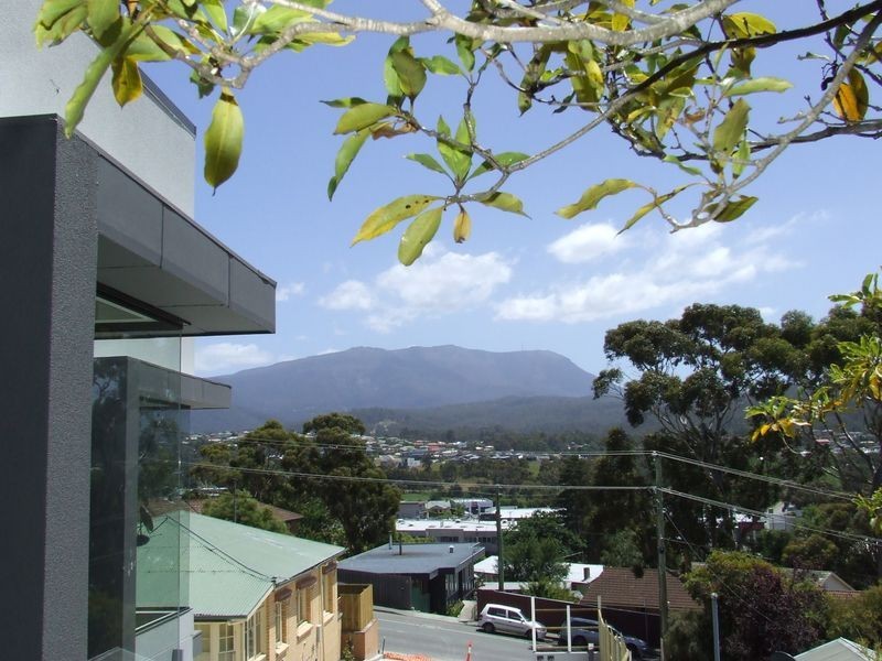 2/9 Church Street, Kingston TAS 7050