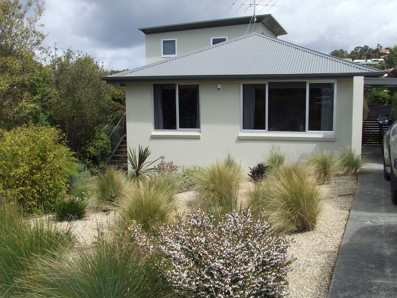 15 Bay Court, Blackmans Bay TAS 7052