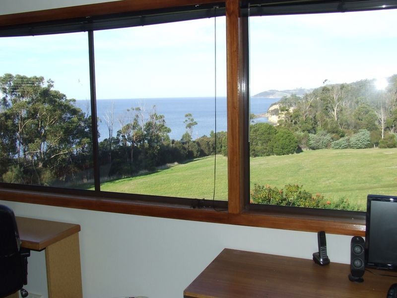 83 Suncoast Drive, Blackmans Bay TAS 7052