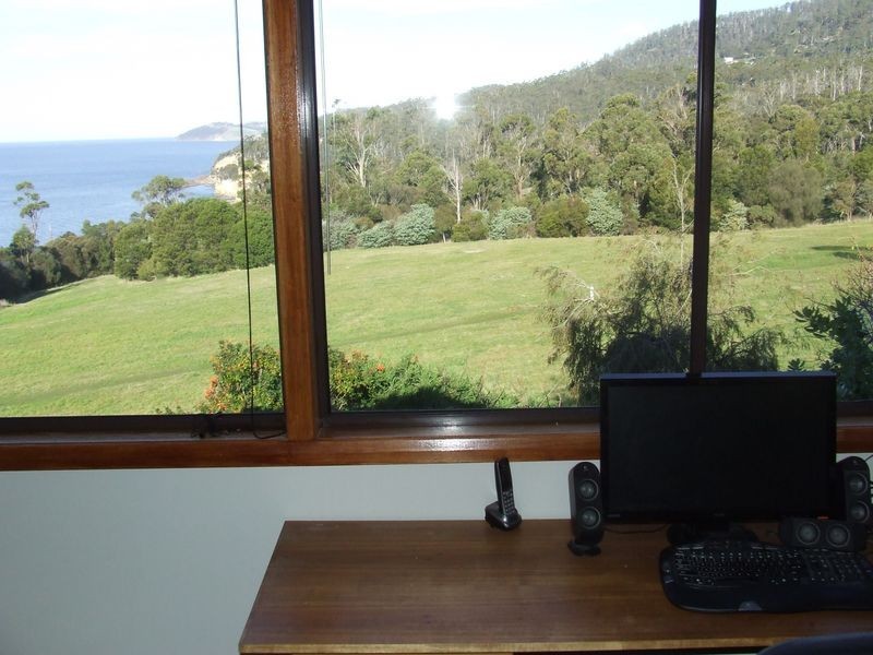 83 Suncoast Drive, Blackmans Bay TAS 7052