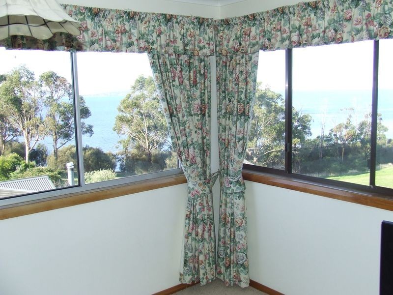 83 Suncoast Drive, Blackmans Bay TAS 7052