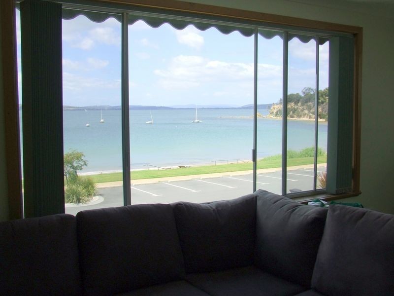 1/62 Ocean Esplanade, Blackmans Bay TAS 7052