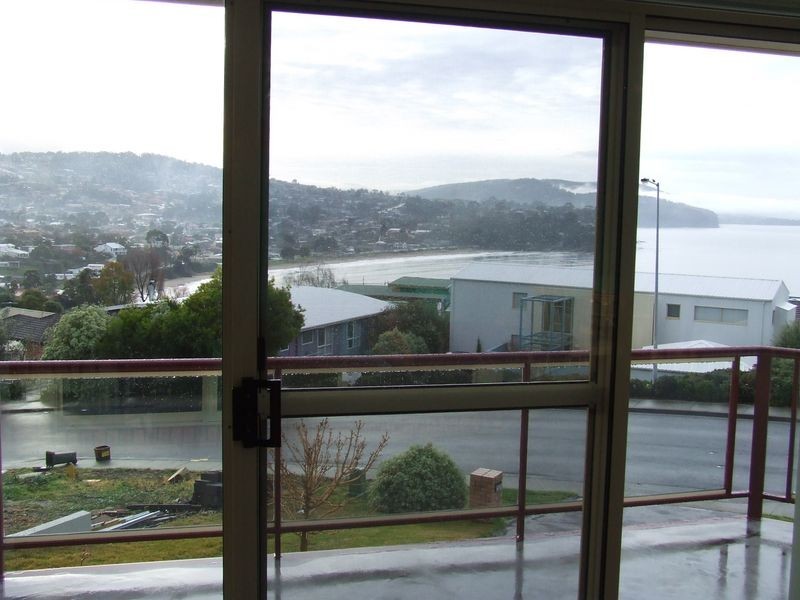 24 Suncoast Drive, Blackmans Bay TAS 7052