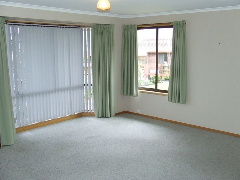 39 Village Drive, Kingston TAS 7050