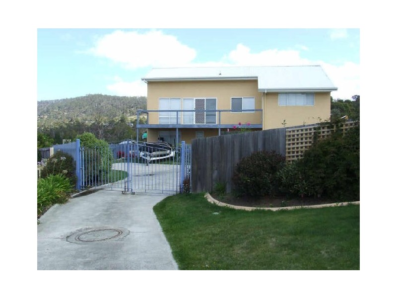 47 Tahune Crescent, Blackmans Bay TAS 7052