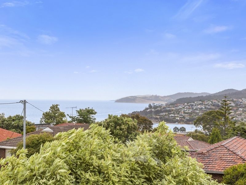 1/25 Tingira Road, Blackmans Bay TAS 7052