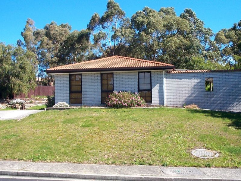 9 Willow Avenue, Kingston TAS 7050