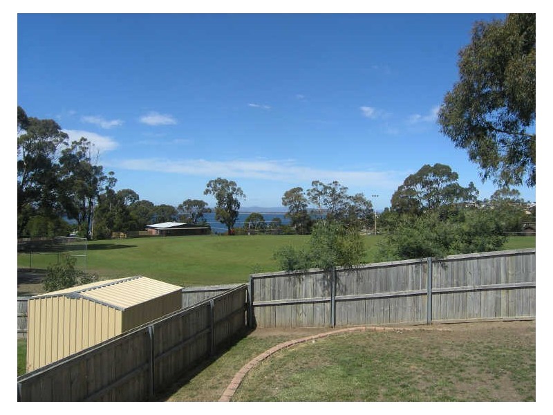 7 Sandra Drive, Blackmans Bay TAS 7052