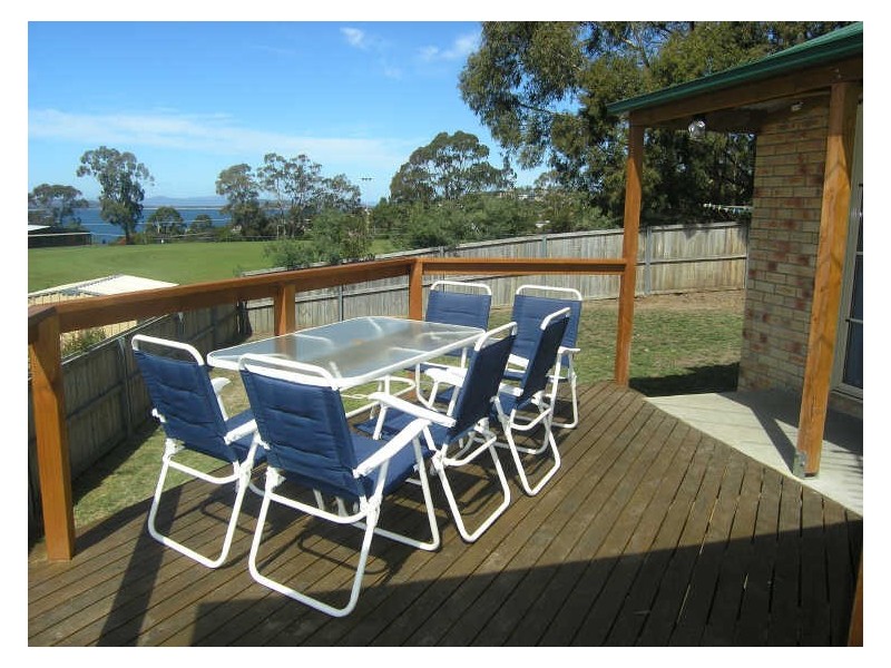 7 Sandra Drive, Blackmans Bay TAS 7052