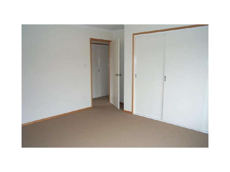 2/103 Redwood Road, Kingston TAS 7050