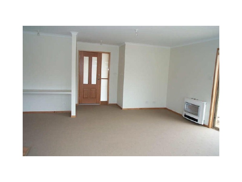 2/103 Redwood Road, Kingston TAS 7050