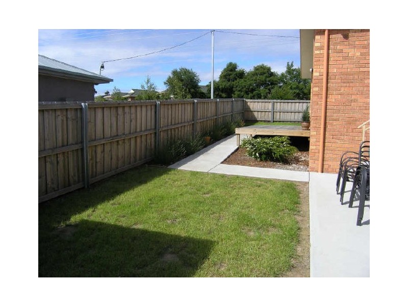 2/103 Redwood Road, Kingston TAS 7050