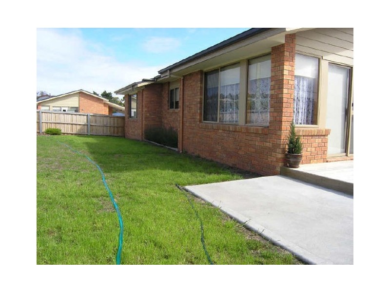 2/103 Redwood Road, Kingston TAS 7050