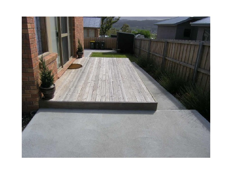 2/103 Redwood Road, Kingston TAS 7050