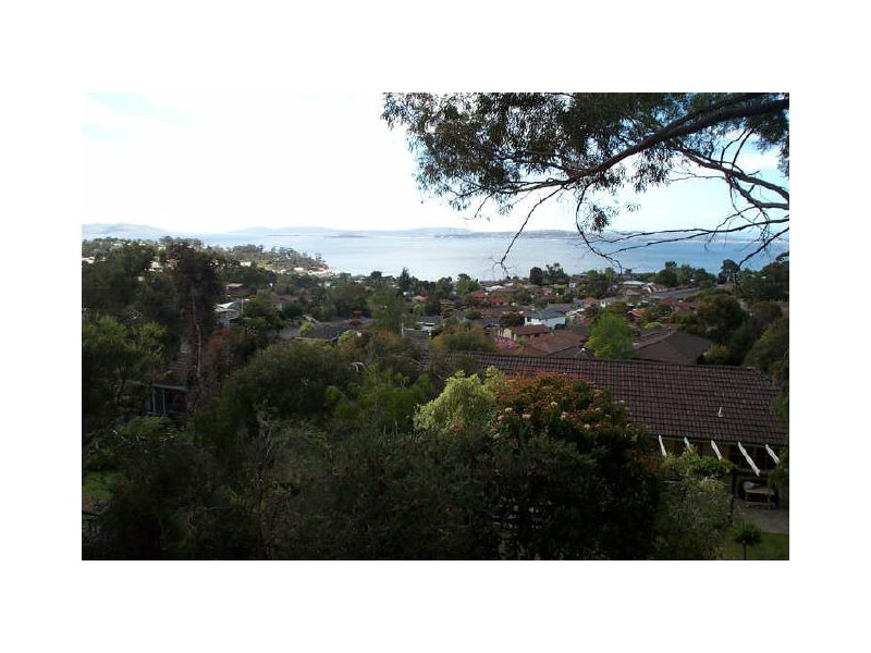 4 Dominion Court, Blackmans Bay TAS 7052