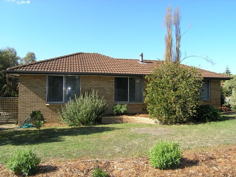 2 Courtleigh Place, Blackmans Bay TAS 7052
