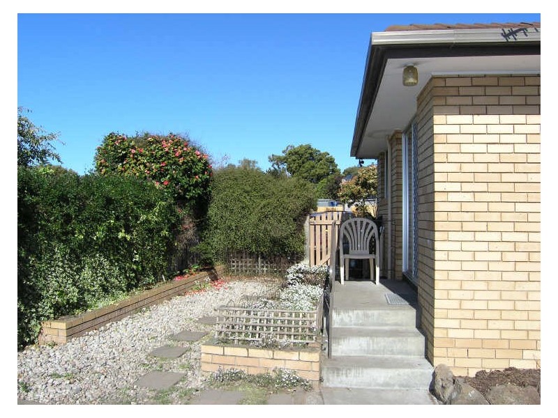 2 Courtleigh Place, Blackmans Bay TAS 7052