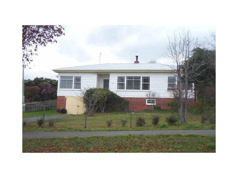 127 Roslyn Avenue, Blackmans Bay TAS 7052
