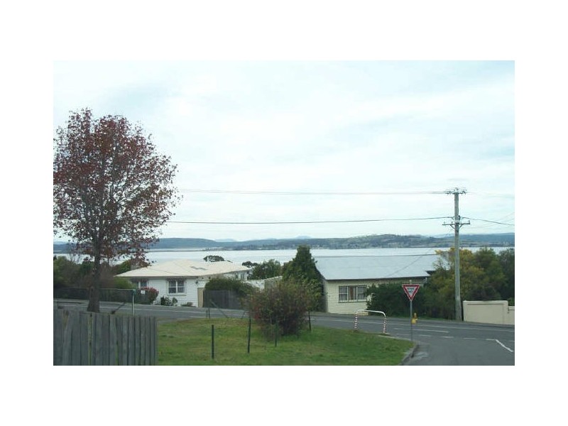 127 Roslyn Avenue, Blackmans Bay TAS 7052