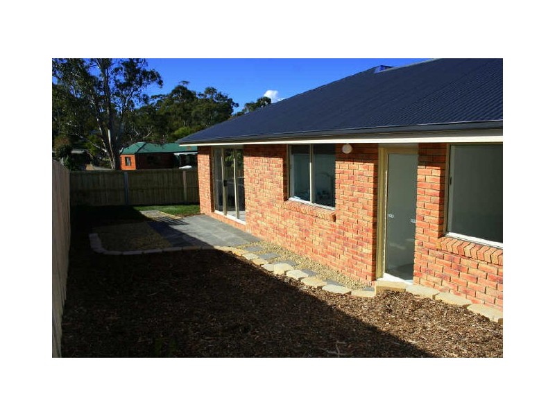 2/3 Home Avenue, Blackmans Bay TAS 7052