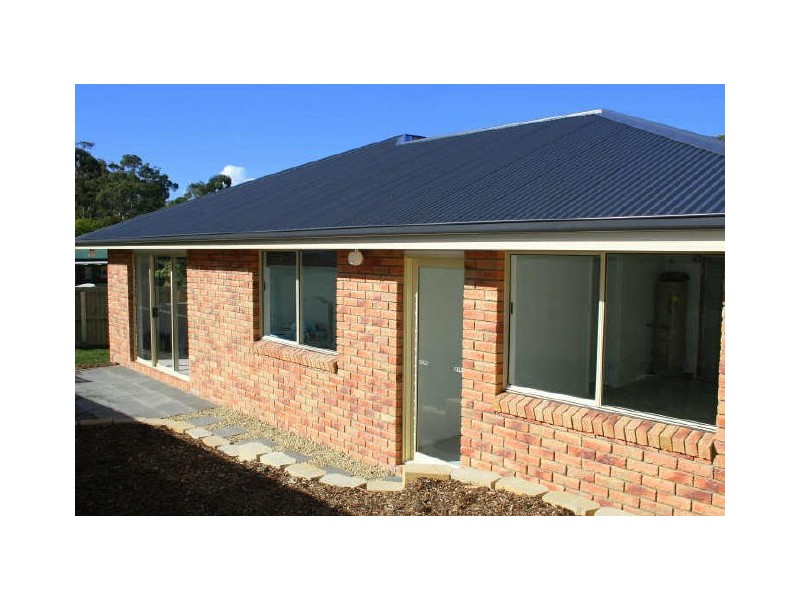 2/3 Home Avenue, Blackmans Bay TAS 7052