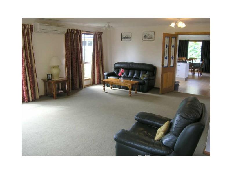 25 Burwood Drive, Blackmans Bay TAS 7052