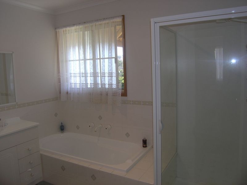 7 Sandra Drive, Blackmans Bay TAS 7052