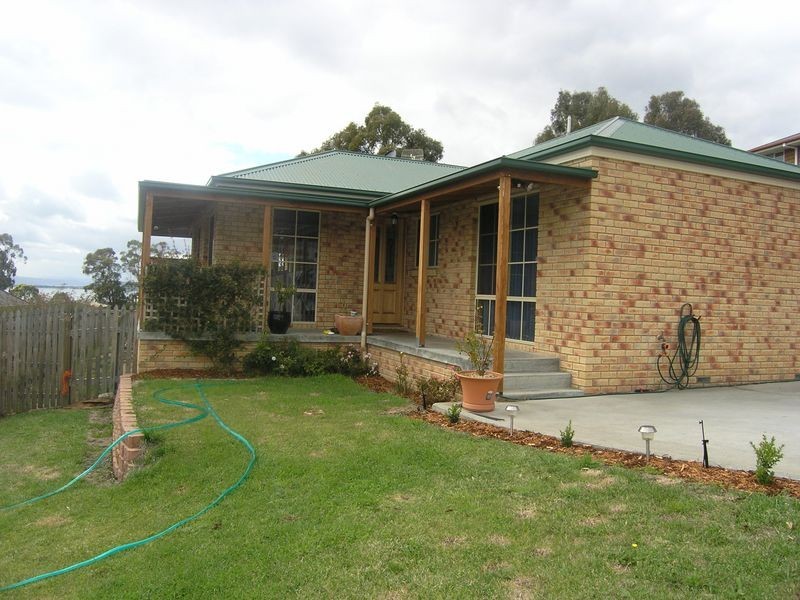 7 Sandra Drive, Blackmans Bay TAS 7052
