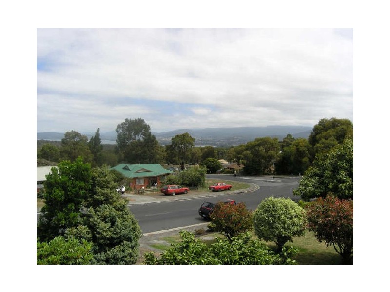 237 Redwood Road, Kingston TAS 7050