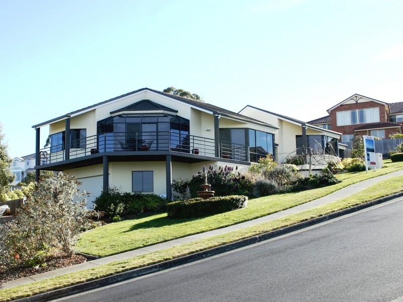 16 Timbertop Drive, Blackmans Bay TAS 7052