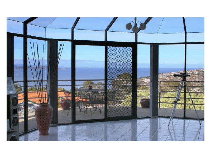 16 Timbertop Drive, Blackmans Bay TAS 7052