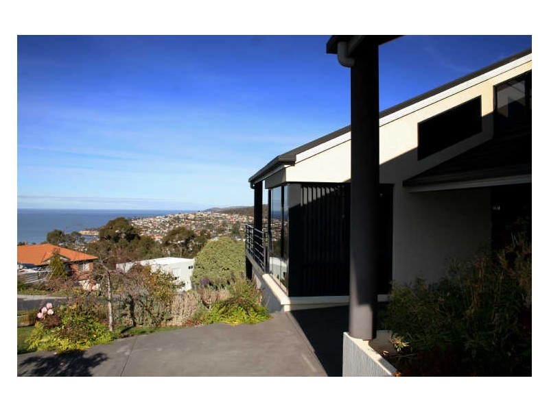 16 Timbertop Drive, Blackmans Bay TAS 7052