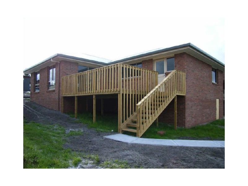 11 Kingfisher Street, Kingston TAS 7050