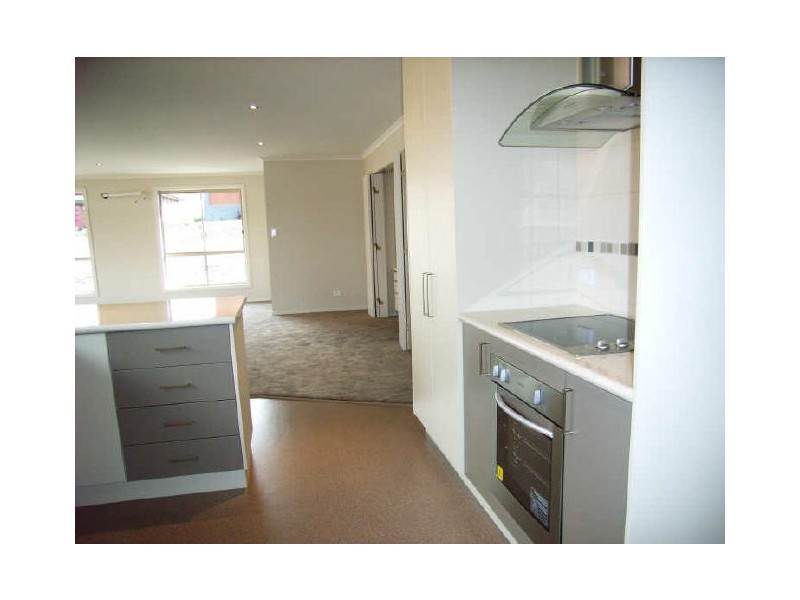 11 Kingfisher Street, Kingston TAS 7050