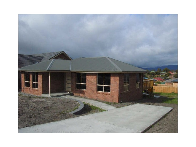 11 Kingfisher Street, Kingston TAS 7050