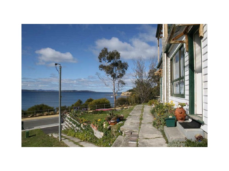 46 Ocean Esplanade, Blackmans Bay TAS 7052