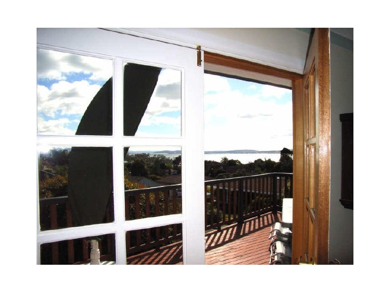 3 Amberley Court, Blackmans Bay TAS 7052