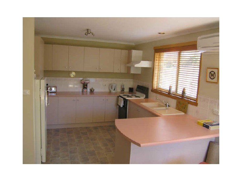 2/14 Grevillea Way, Kingston TAS 7050