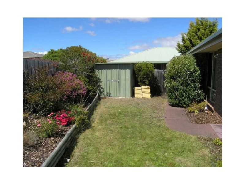 2/14 Grevillea Way, Kingston TAS 7050