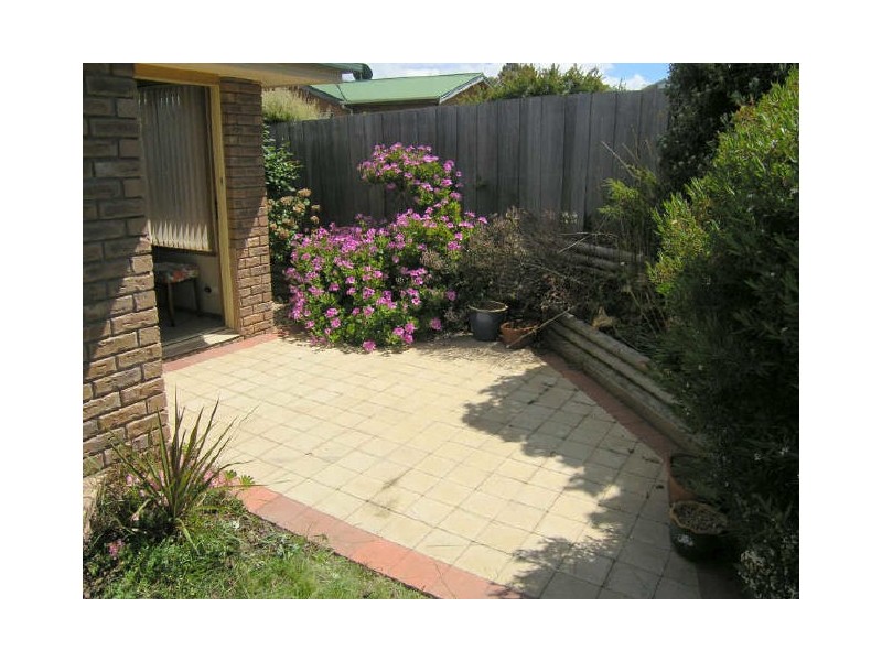 2/14 Grevillea Way, Kingston TAS 7050