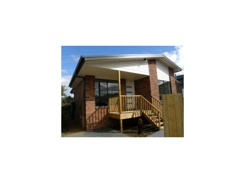 1/211 Roslyn Avenue, Blackmans Bay TAS 7052