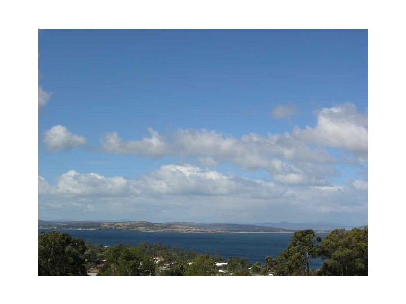 81 Crystal Downs Drive, Blackmans Bay TAS 7052