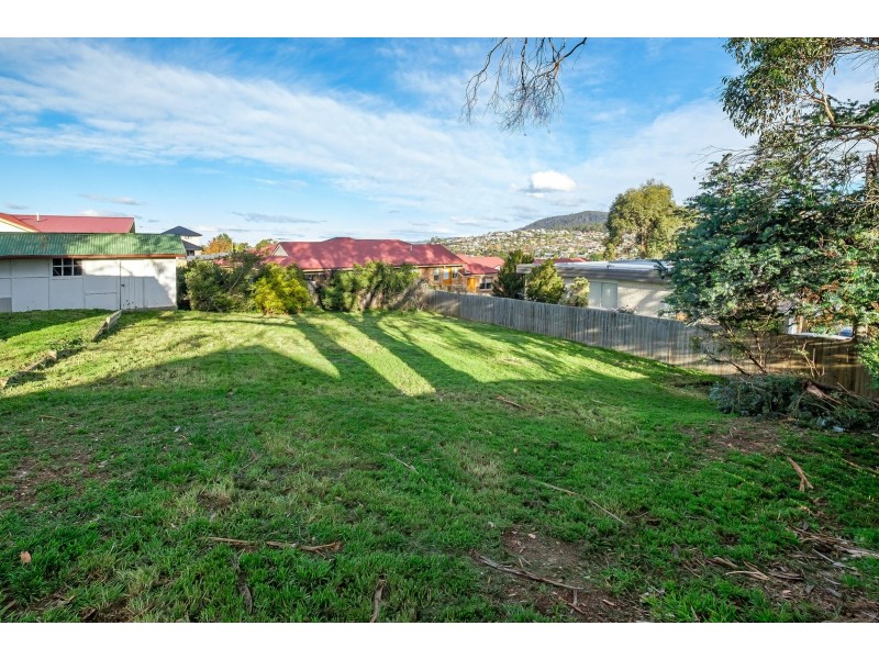 2 Home Avenue, Blackmans Bay TAS 7052