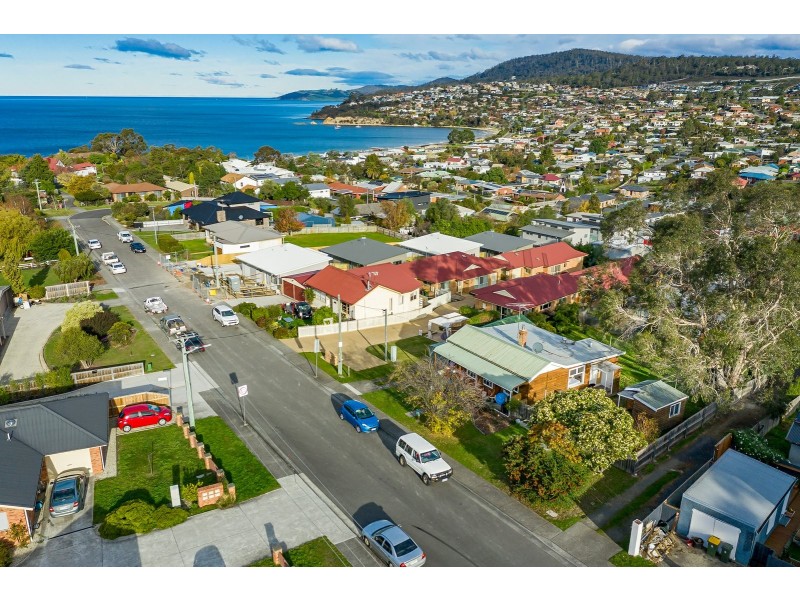 2 Home Avenue, Blackmans Bay TAS 7052